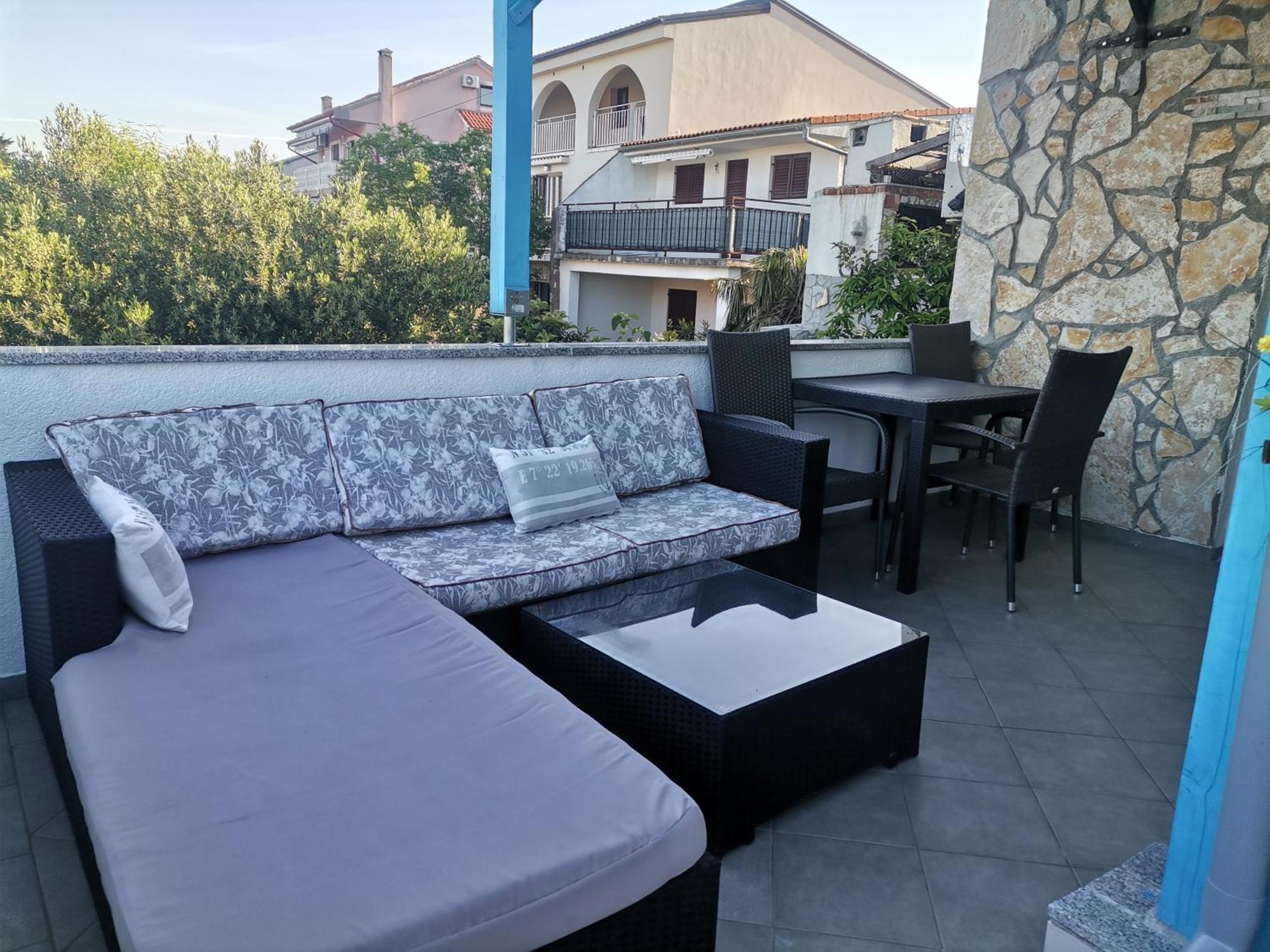 Apartmani אומיסאליי מראה חיצוני תמונה
